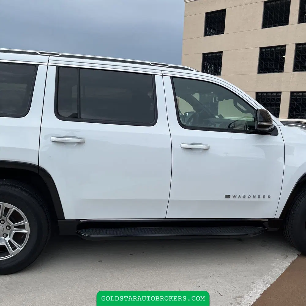 2023 Jeep Wagoneer Base