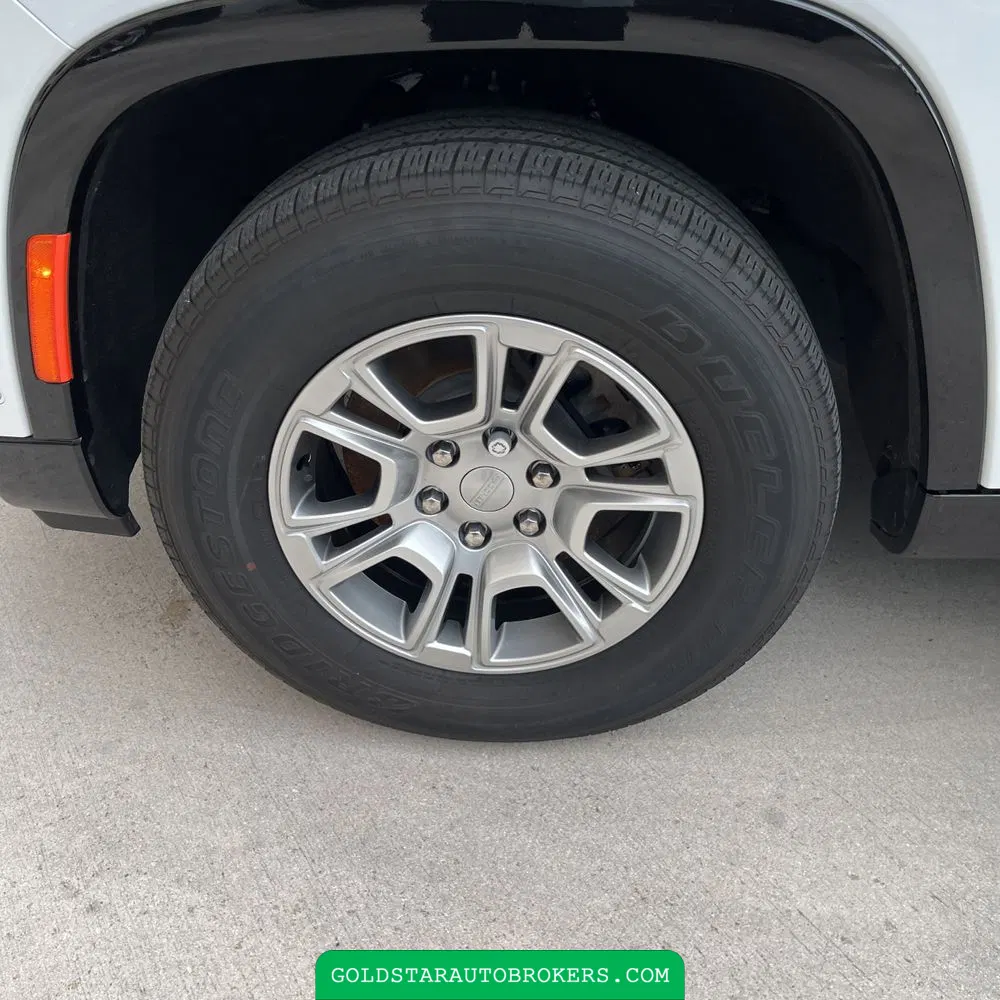 2023 Jeep Wagoneer Base