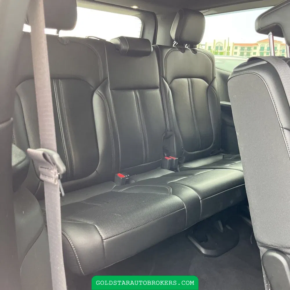 2023 Jeep Wagoneer Base
