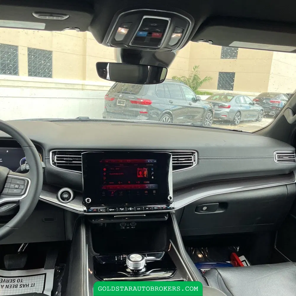 2023 Jeep Wagoneer Base