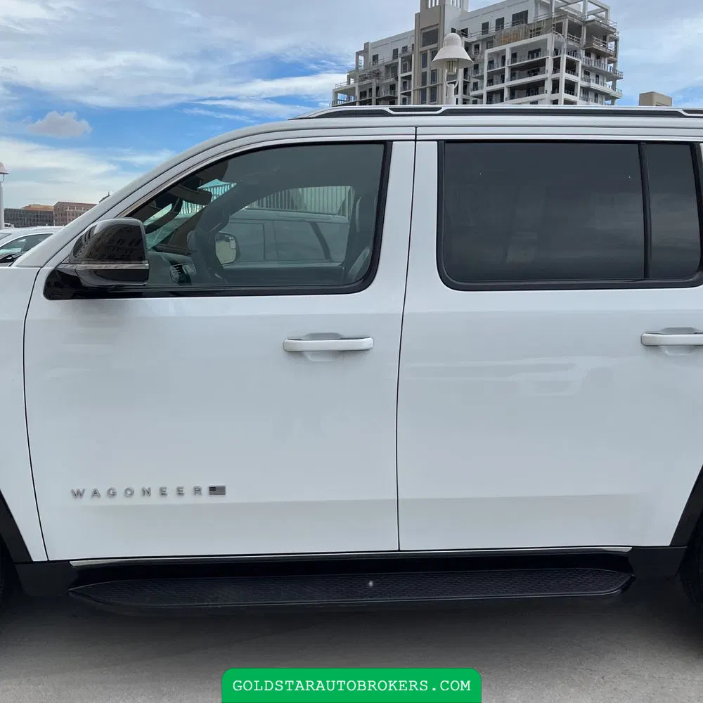 2023 Jeep Wagoneer Base