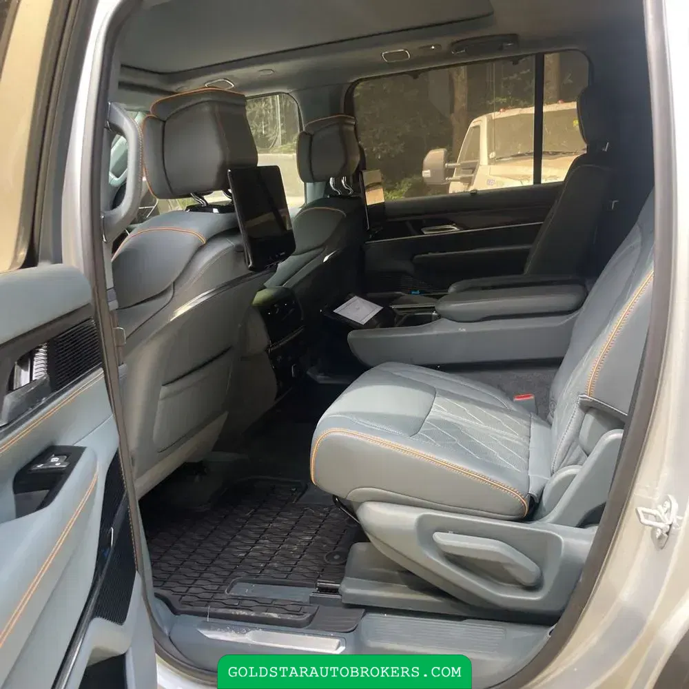 2023 Jeep Grand Wagoneer Series III 4D SUV 4WD