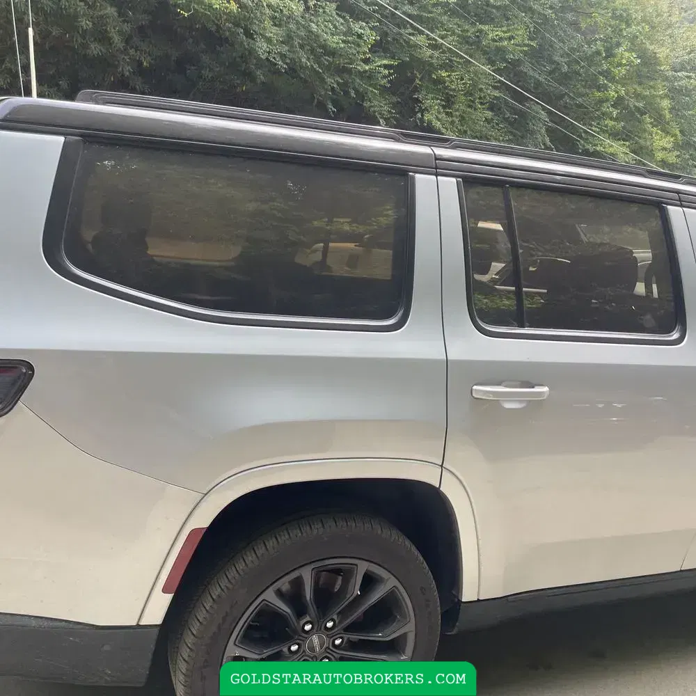 2023 Jeep Grand Wagoneer Series III 4D SUV 4WD