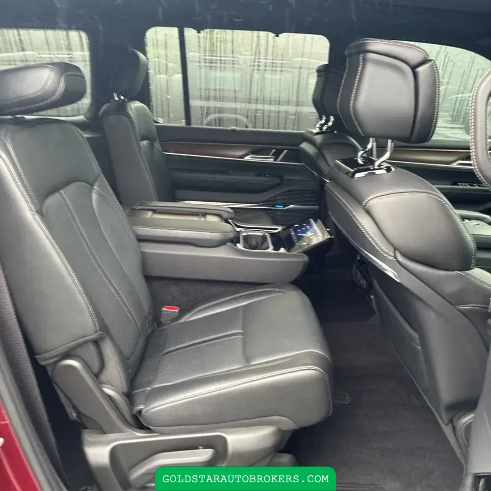 2023 Jeep Grand Wagoneer Base