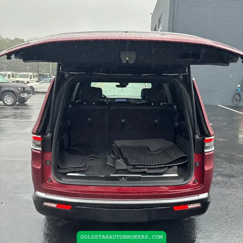 2023 Jeep Grand Wagoneer Base