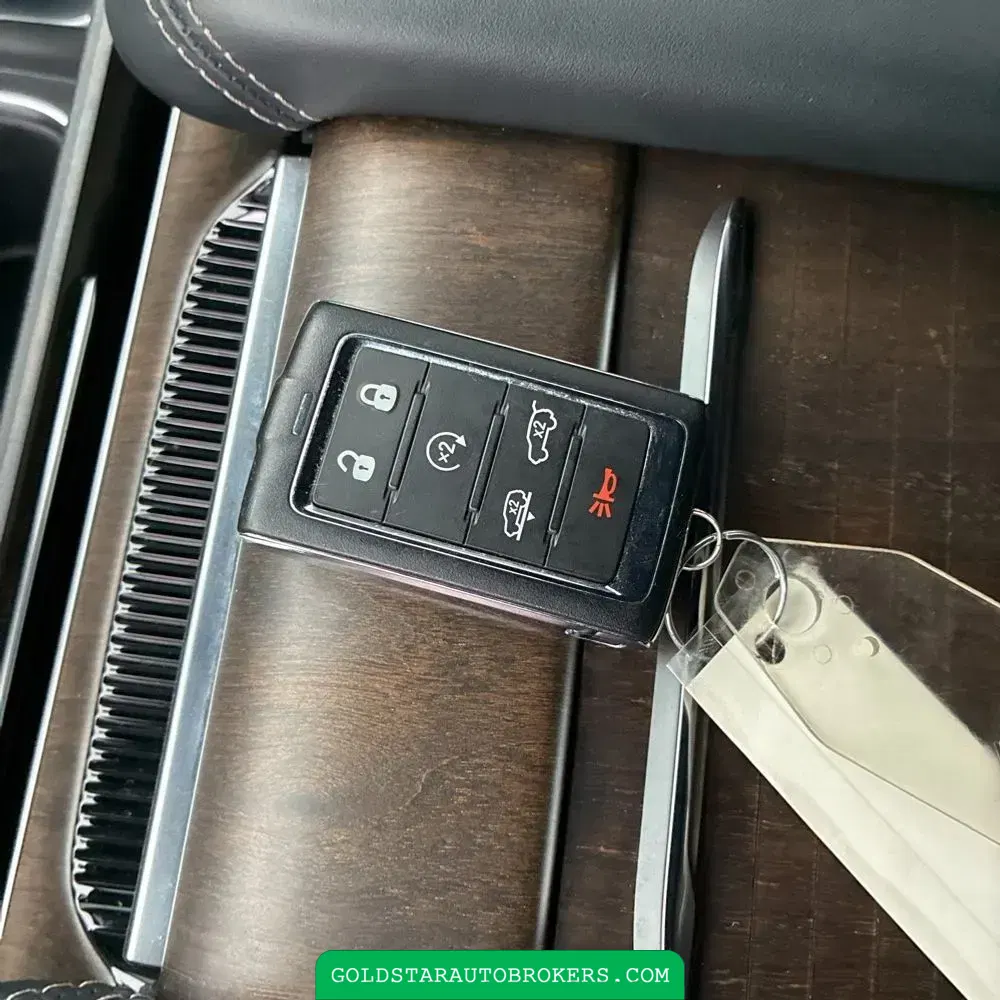 2023 Jeep Grand Wagoneer Base