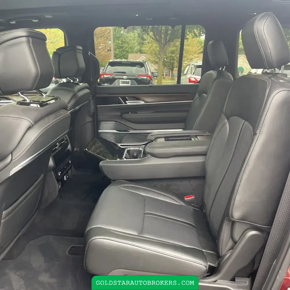 2024 Jeep Grand Wagoneer Base