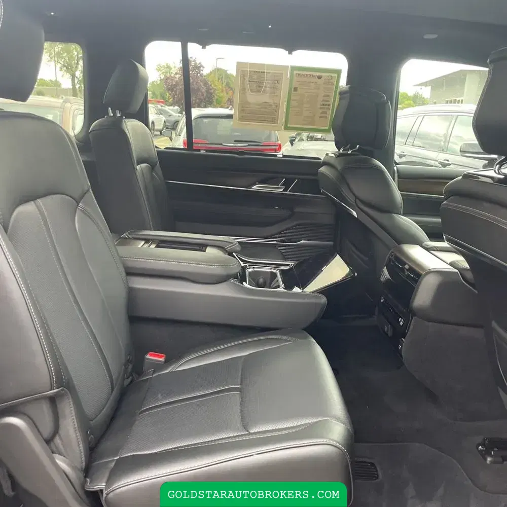 2024 Jeep Grand Wagoneer Base