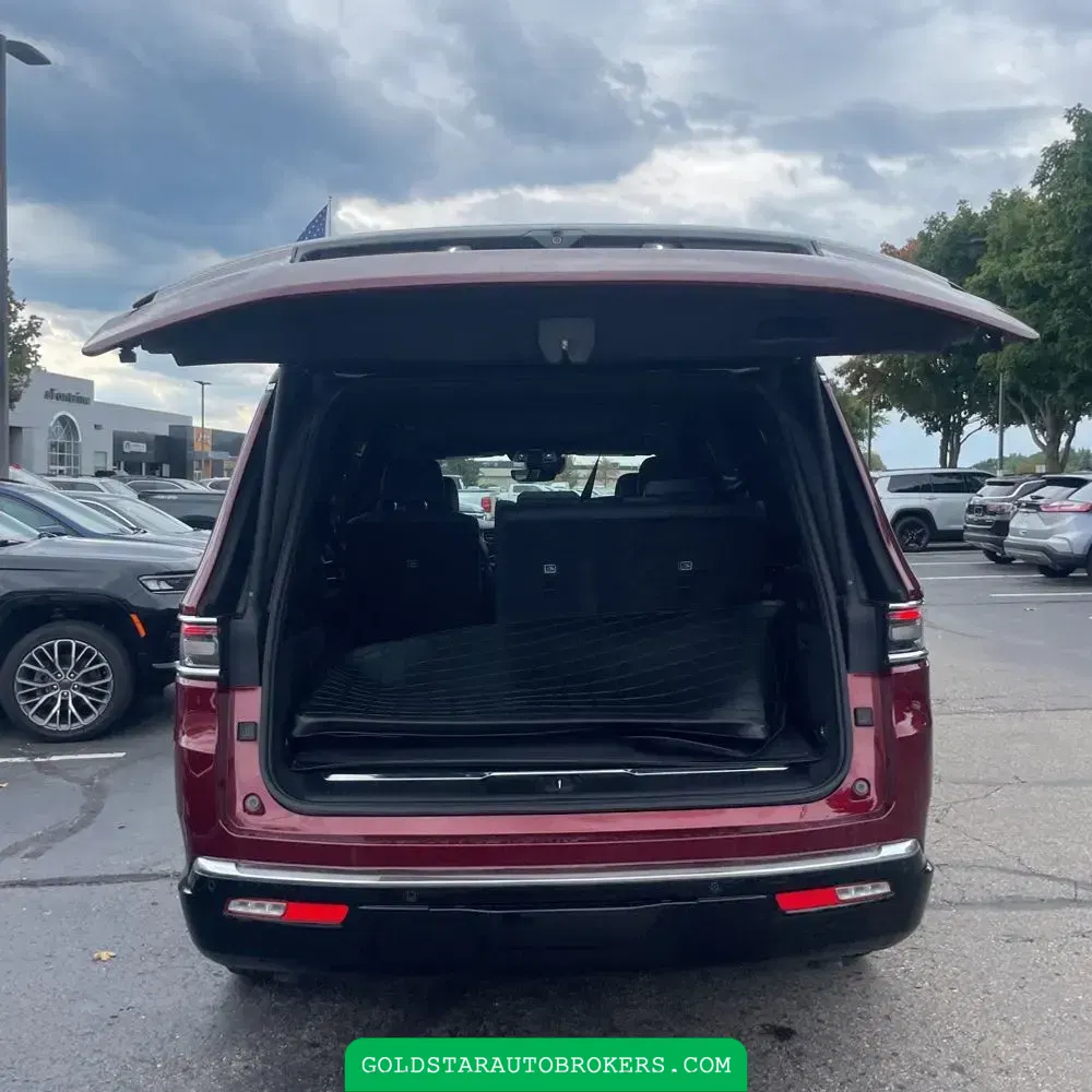 2024 Jeep Grand Wagoneer Base