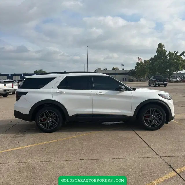 2025 Ford Explorer ST