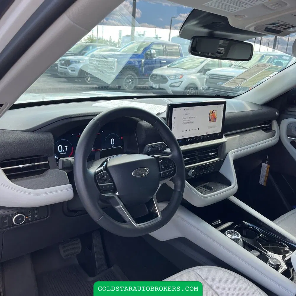 2025 Ford Explorer Platinum