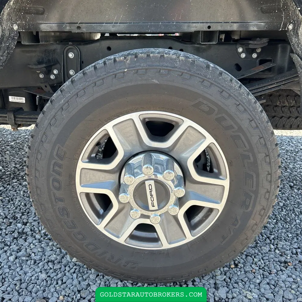 2024 Ford F350 S/D Lariat
