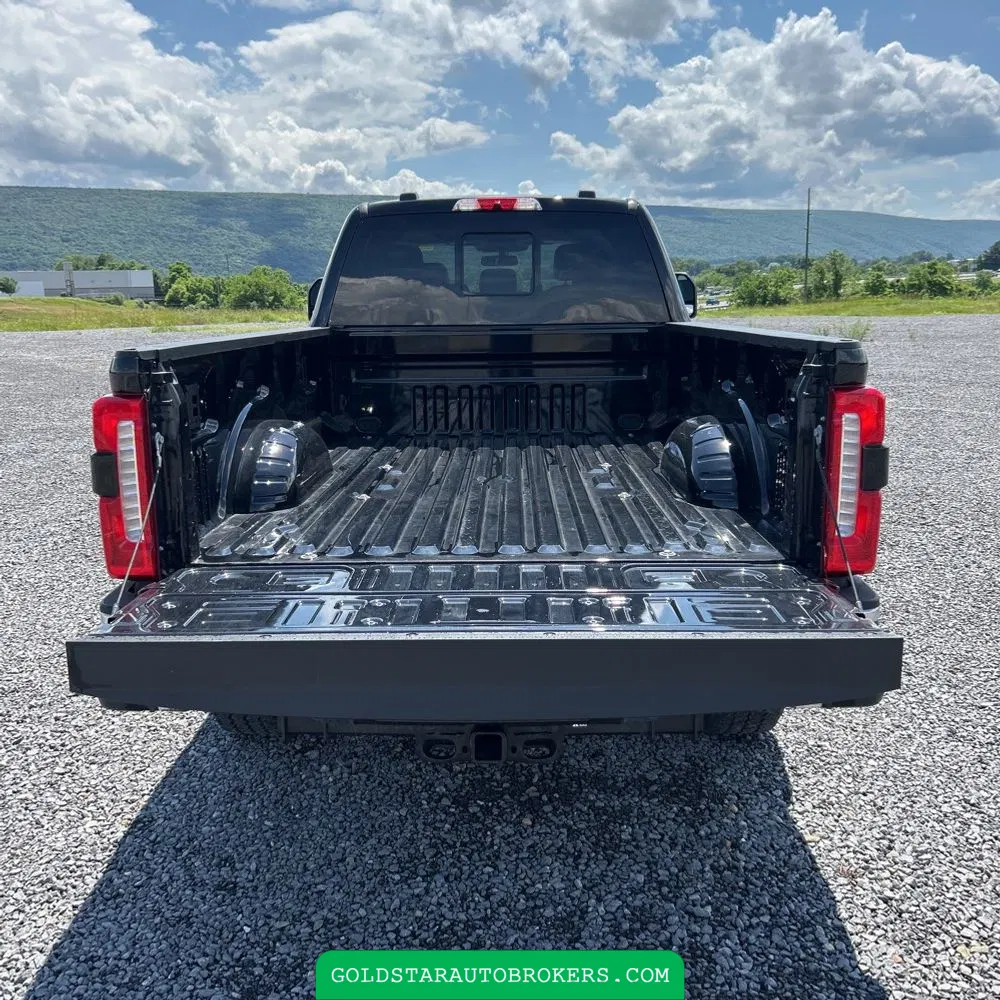 2024 Ford F350 S/D Lariat