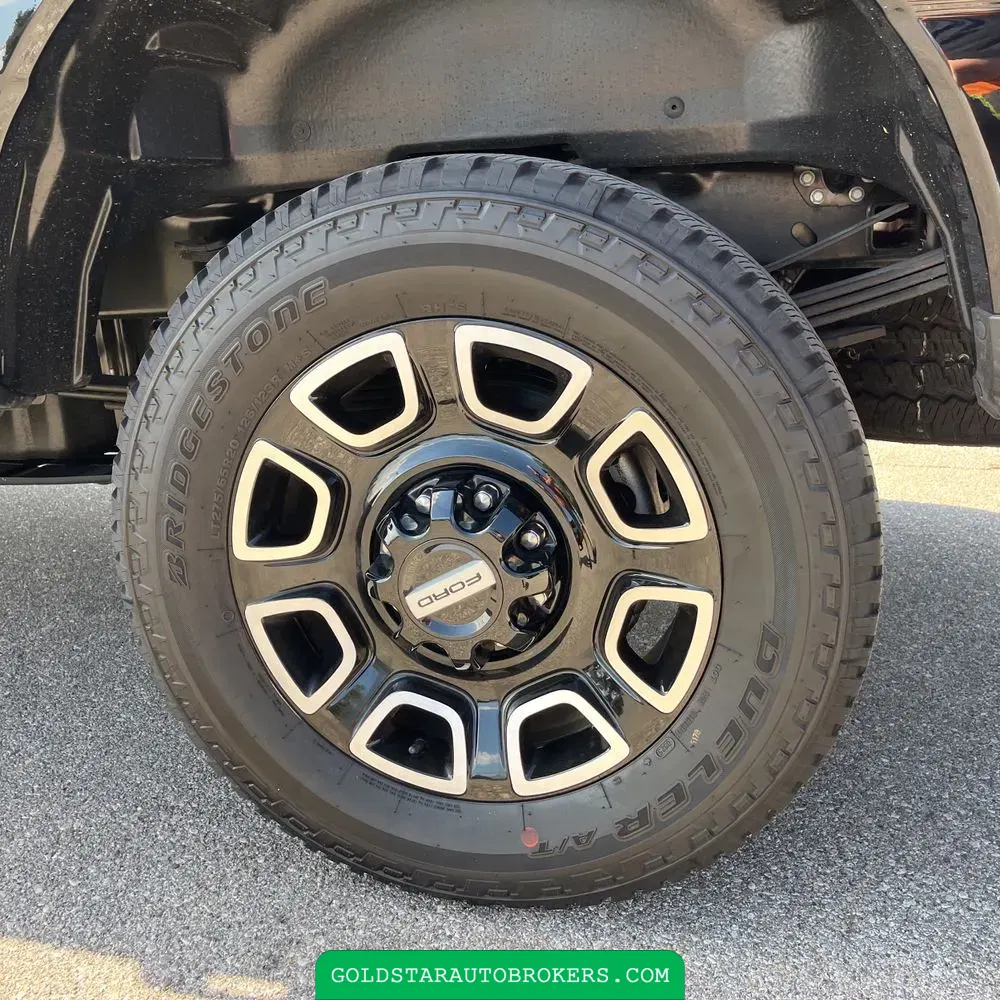 2025 Ford F-350 Super Duty Platinum