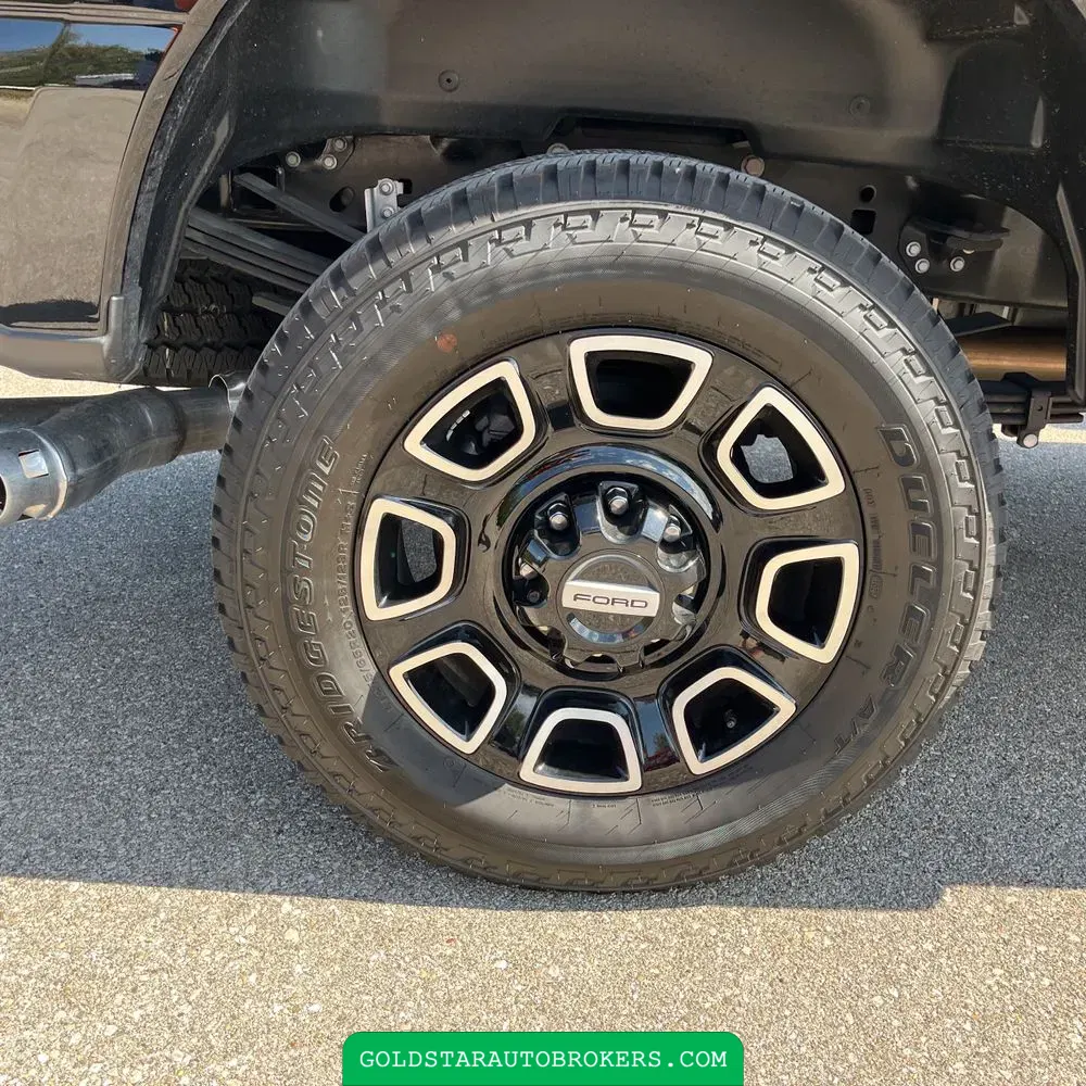 2025 Ford F-350 Super Duty Platinum