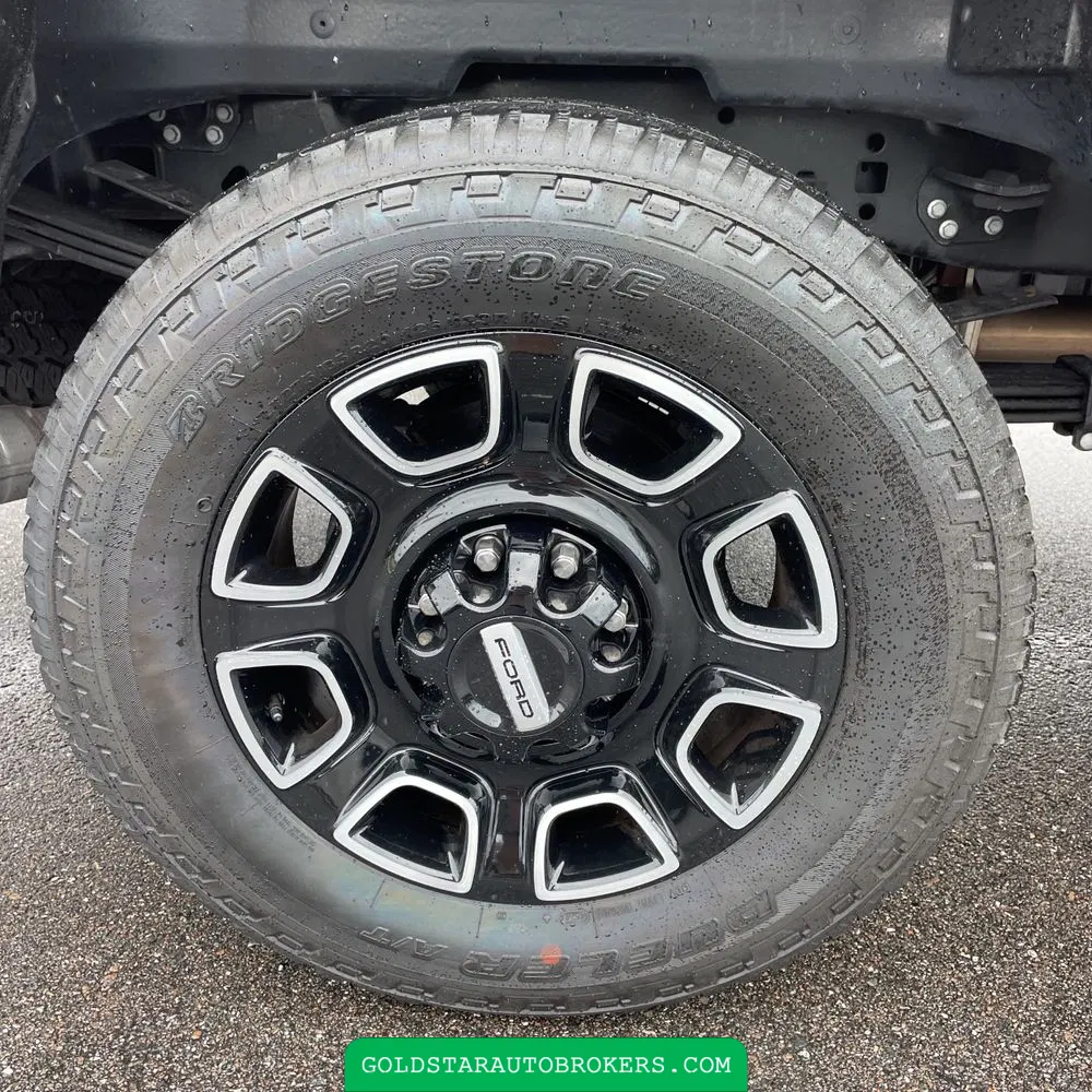 2025 Ford F-350 Super Duty Platinum