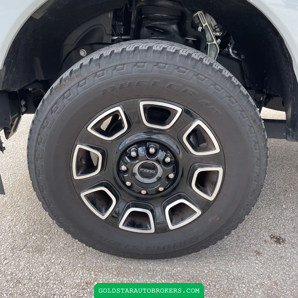 2025 Ford F-350 Super Duty Platinum