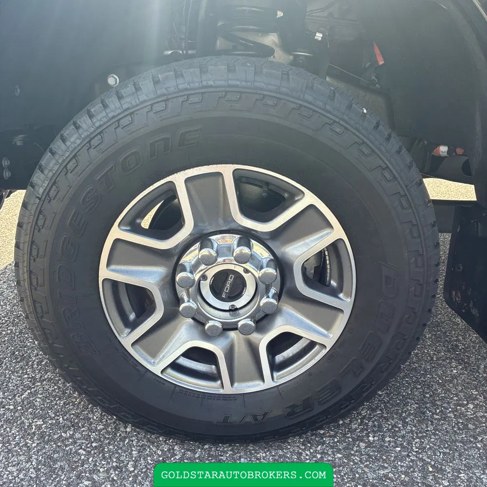 2025 Ford F350 S/D Lariat