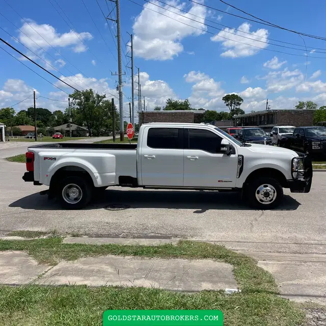 2023 Ford F-350 Super Duty Lariat