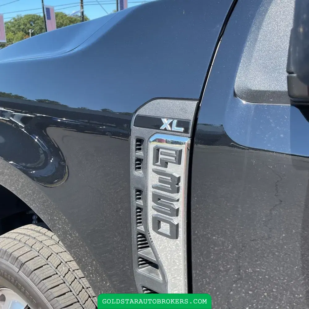 2025 Ford F-350 Super Duty XL