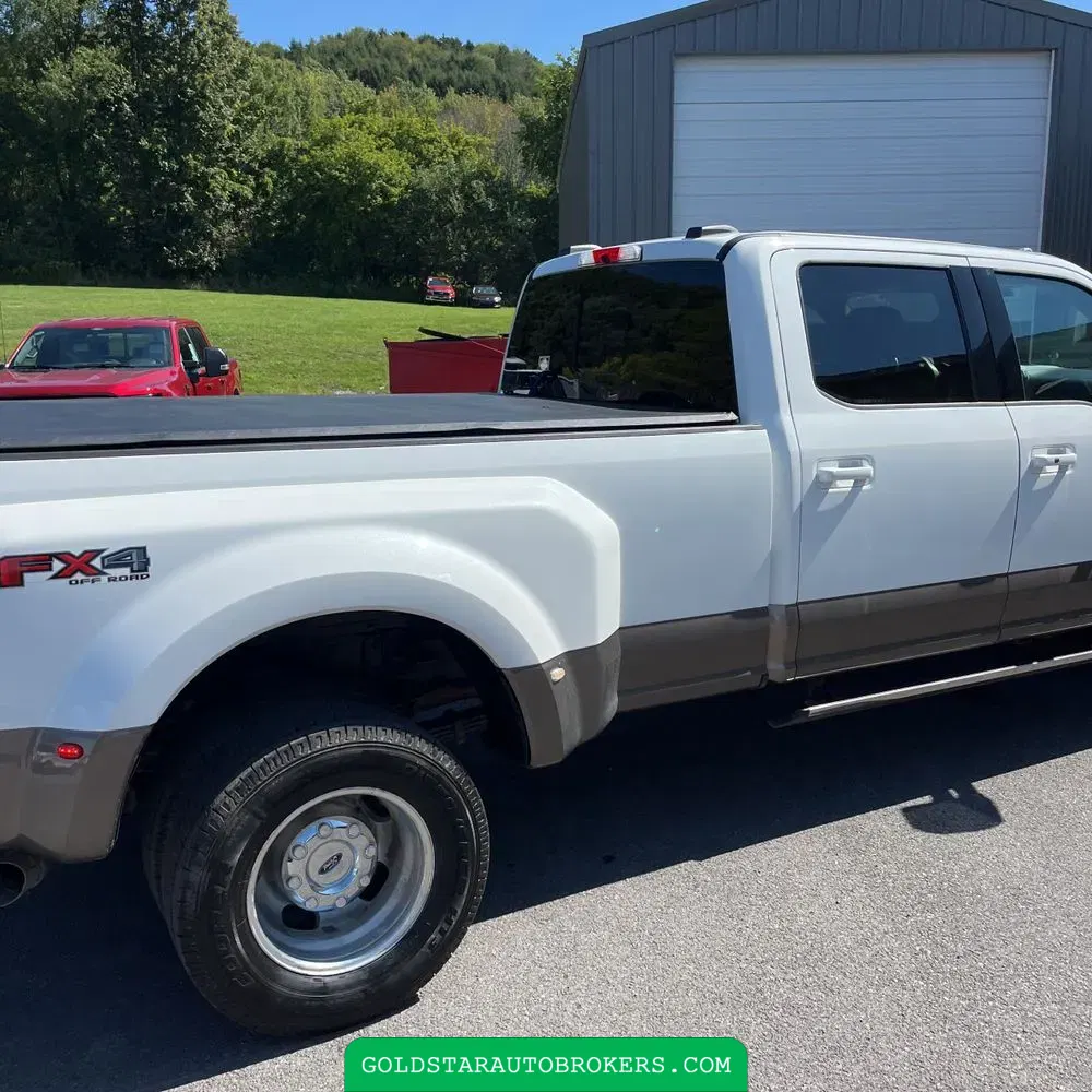 2022 Ford F-350 Super Duty Lariat