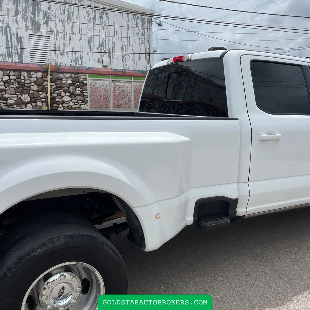 2023 Ford F-350 Super Duty Lariat