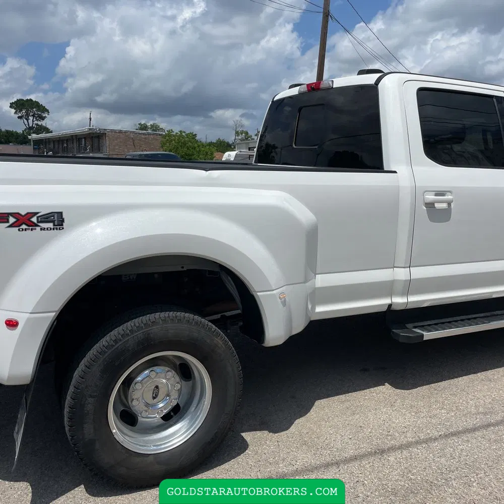 2022 Ford F-350 Super Duty Lariat