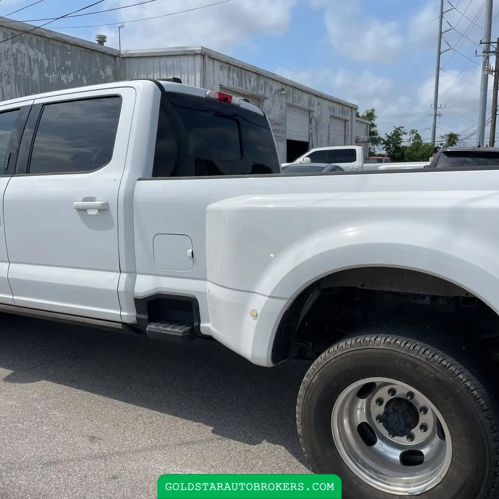 2023 Ford F-350 Super Duty Lariat