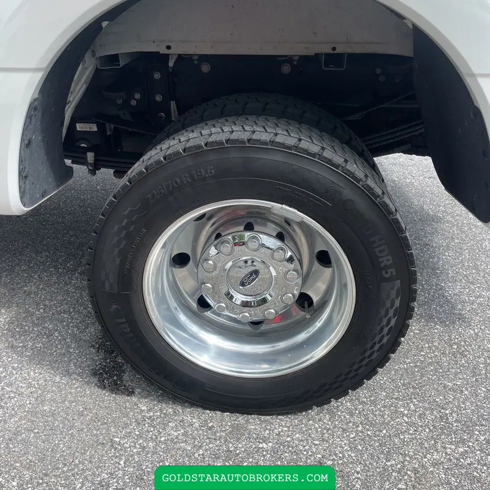 2024 Ford F-450 Super Duty Platinum
