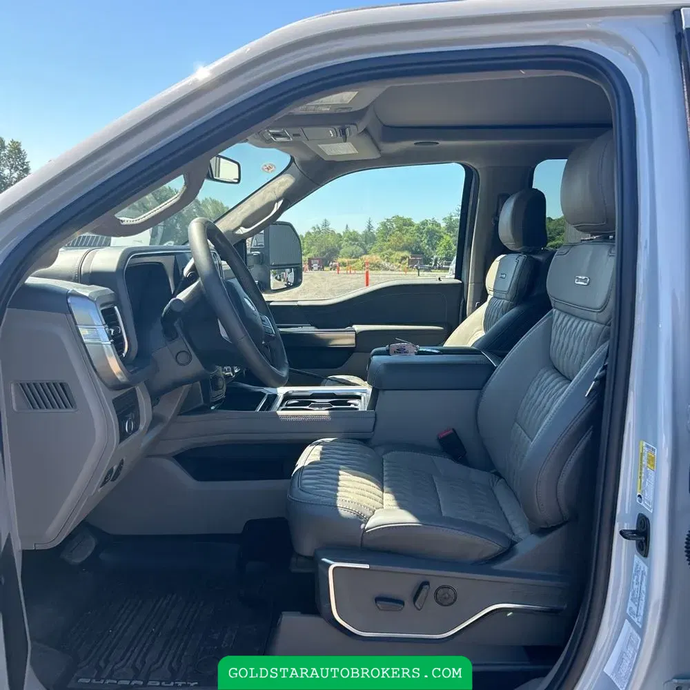 2025 Ford F-450 Super Duty Platinum