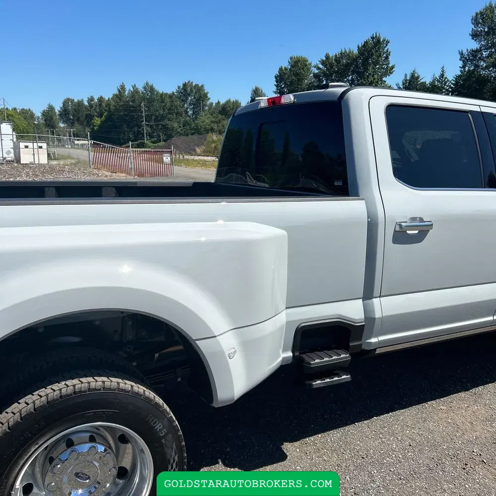 2025 Ford F-450 Super Duty Platinum