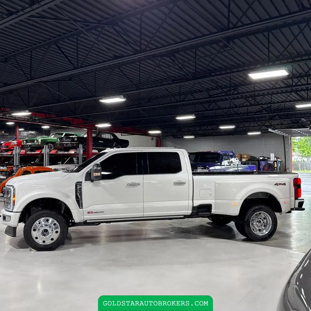 2025 Ford F-450 Super Duty Platinum
