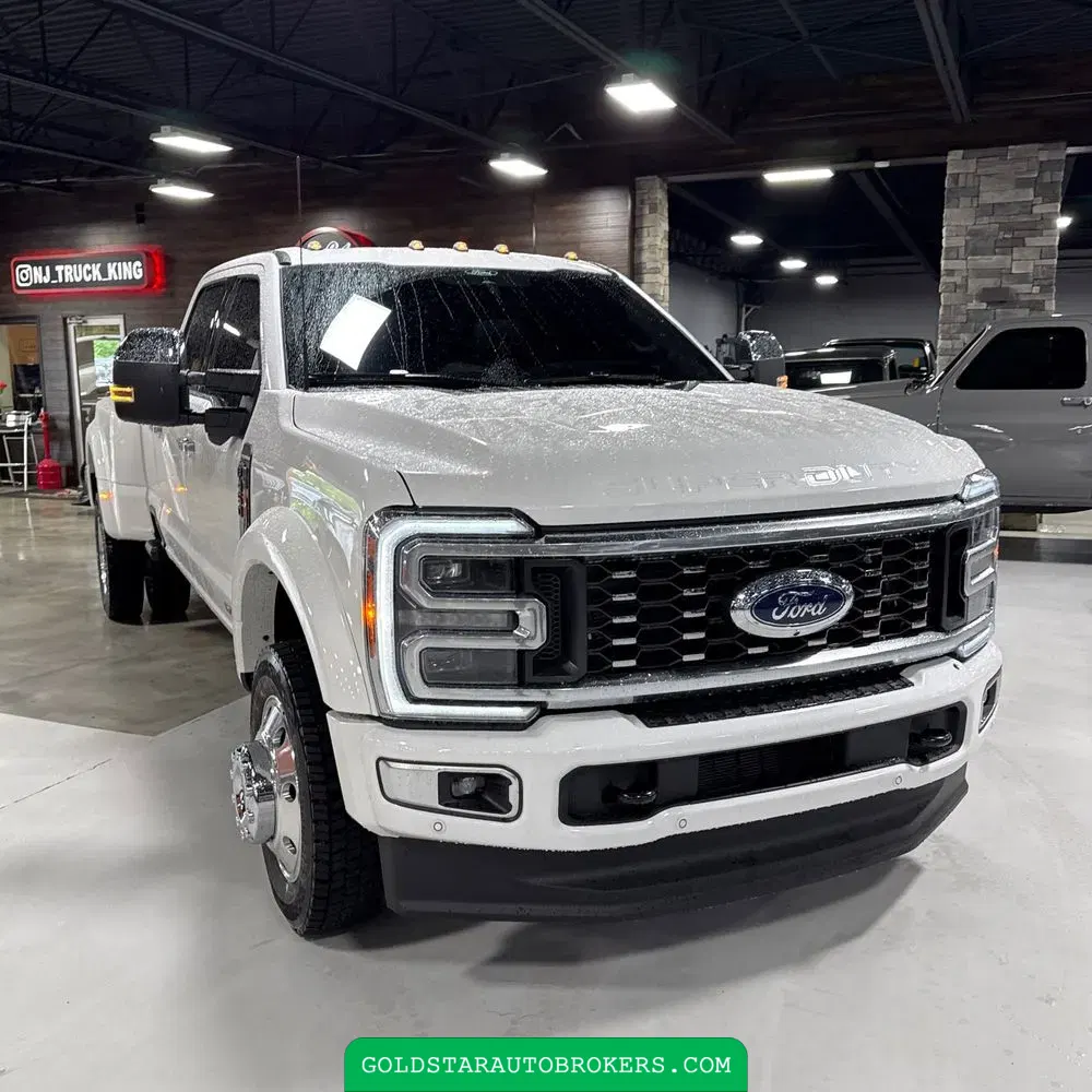 2025 Ford F-450 Super Duty Platinum