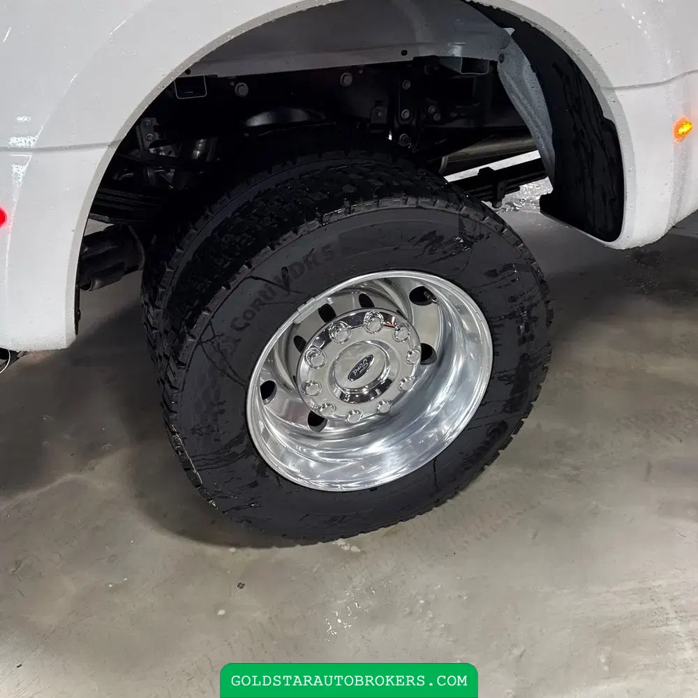 2025 Ford F-450 Super Duty Platinum