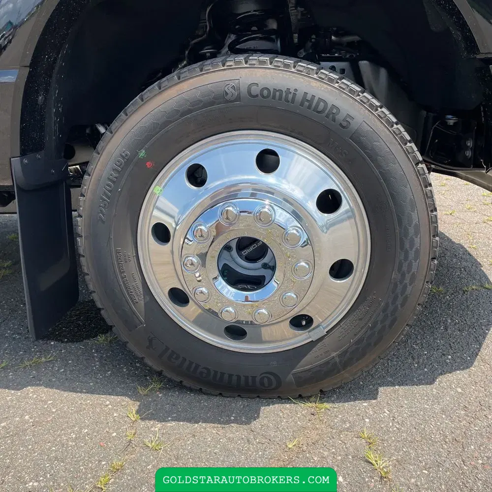 2025 Ford F-450 Super Duty Platinum