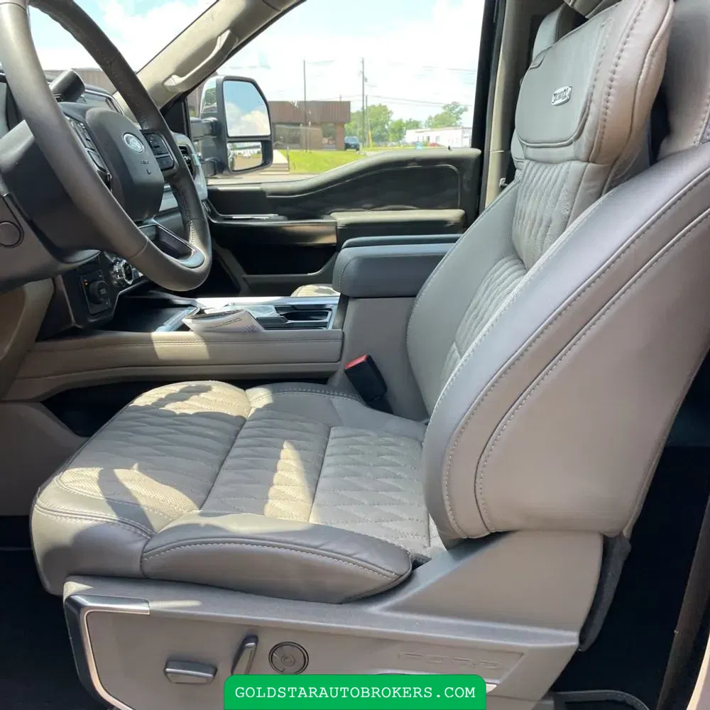 2025 Ford F-450 Super Duty Platinum