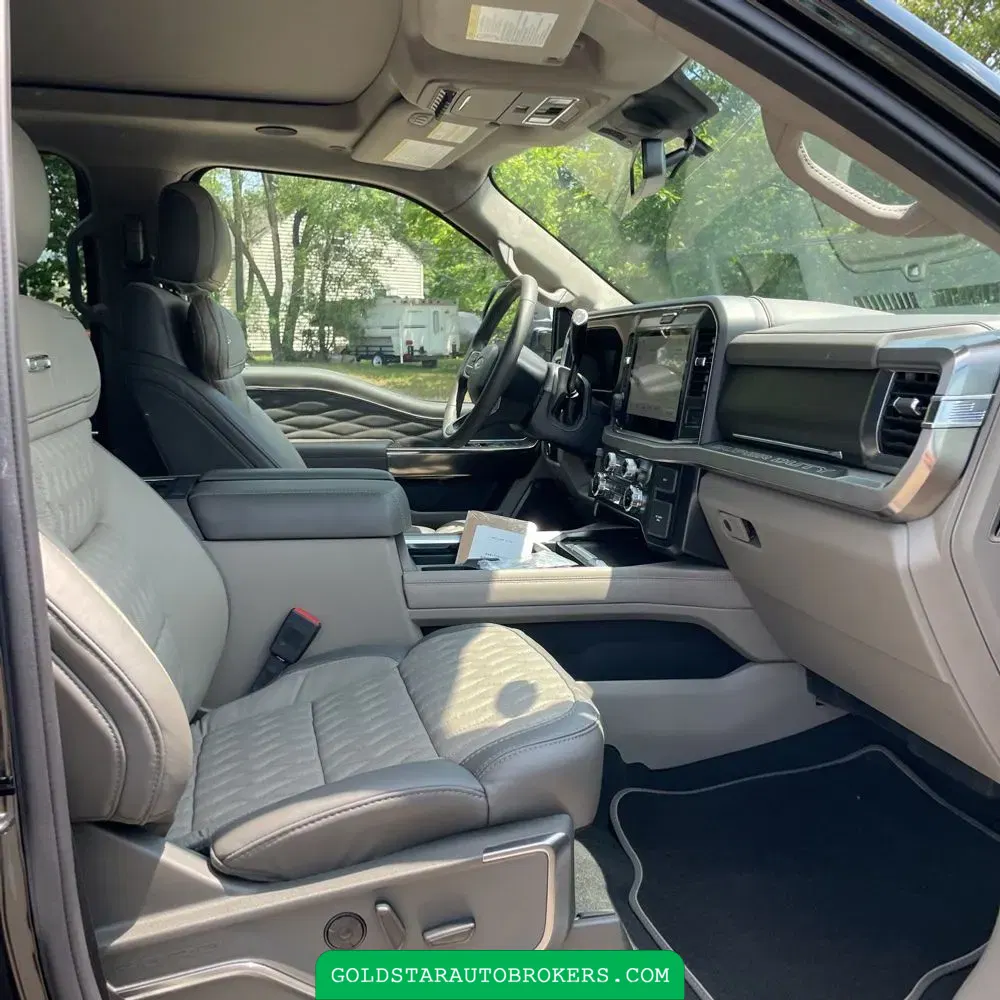 2025 Ford F-450 Super Duty Platinum