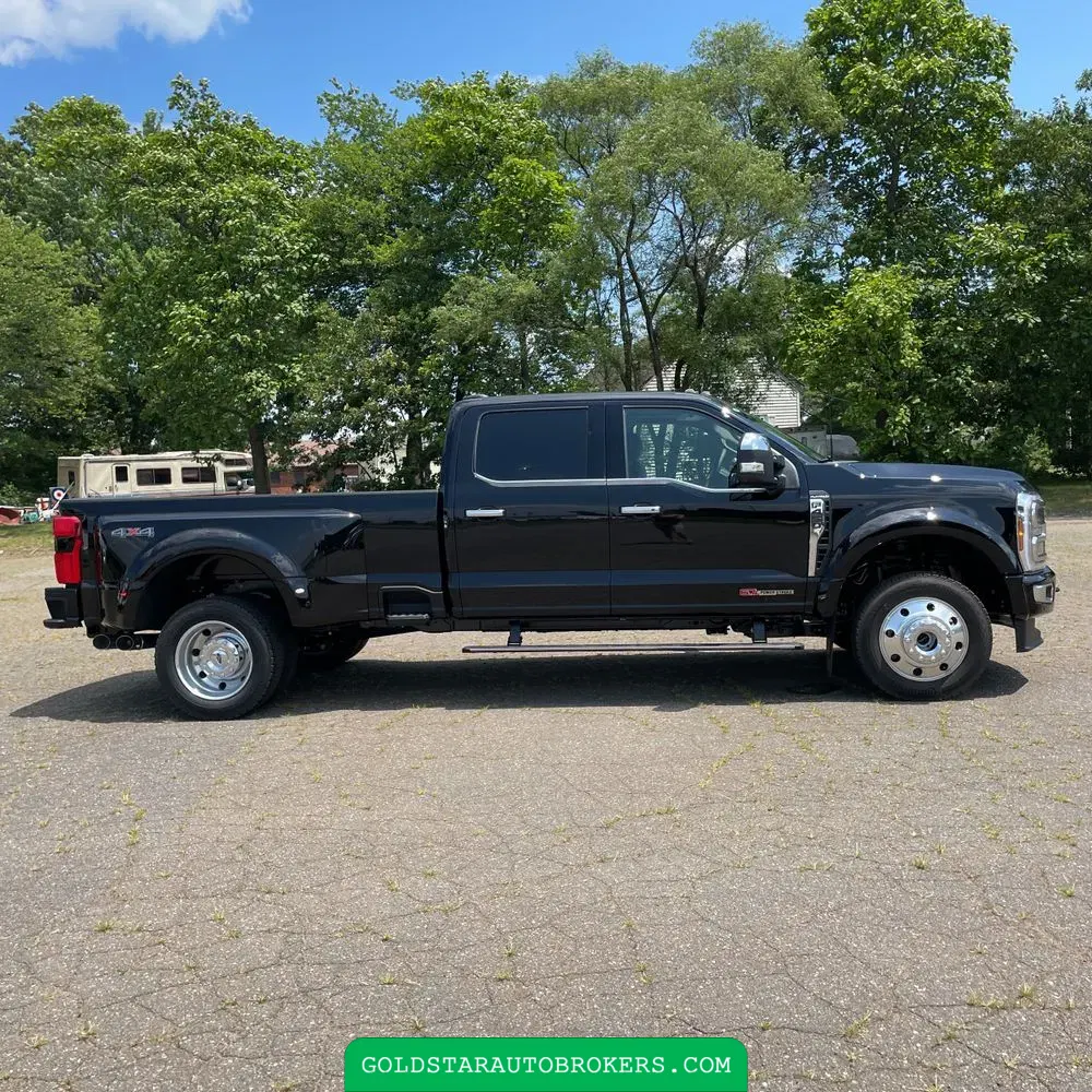 2025 Ford F-450 Super Duty Platinum