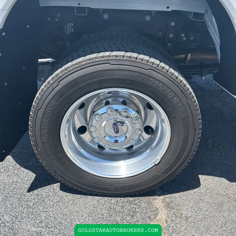 2023 Ford F-450 Super Duty Platinum