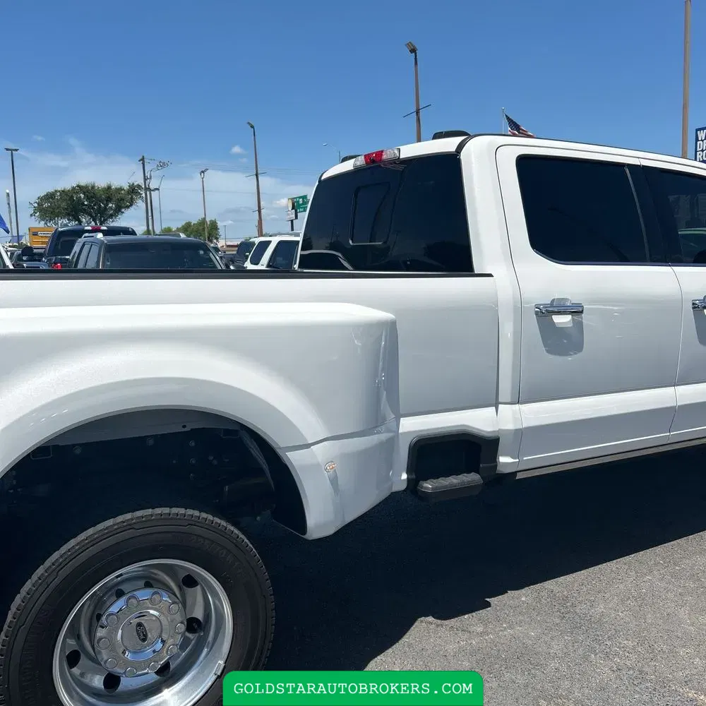 2023 Ford F-450 Super Duty Platinum