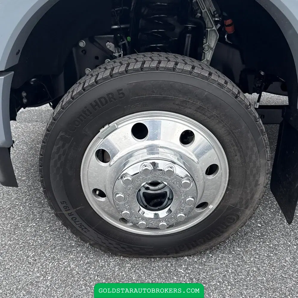 2025 Ford F-450 Super Duty Platinum