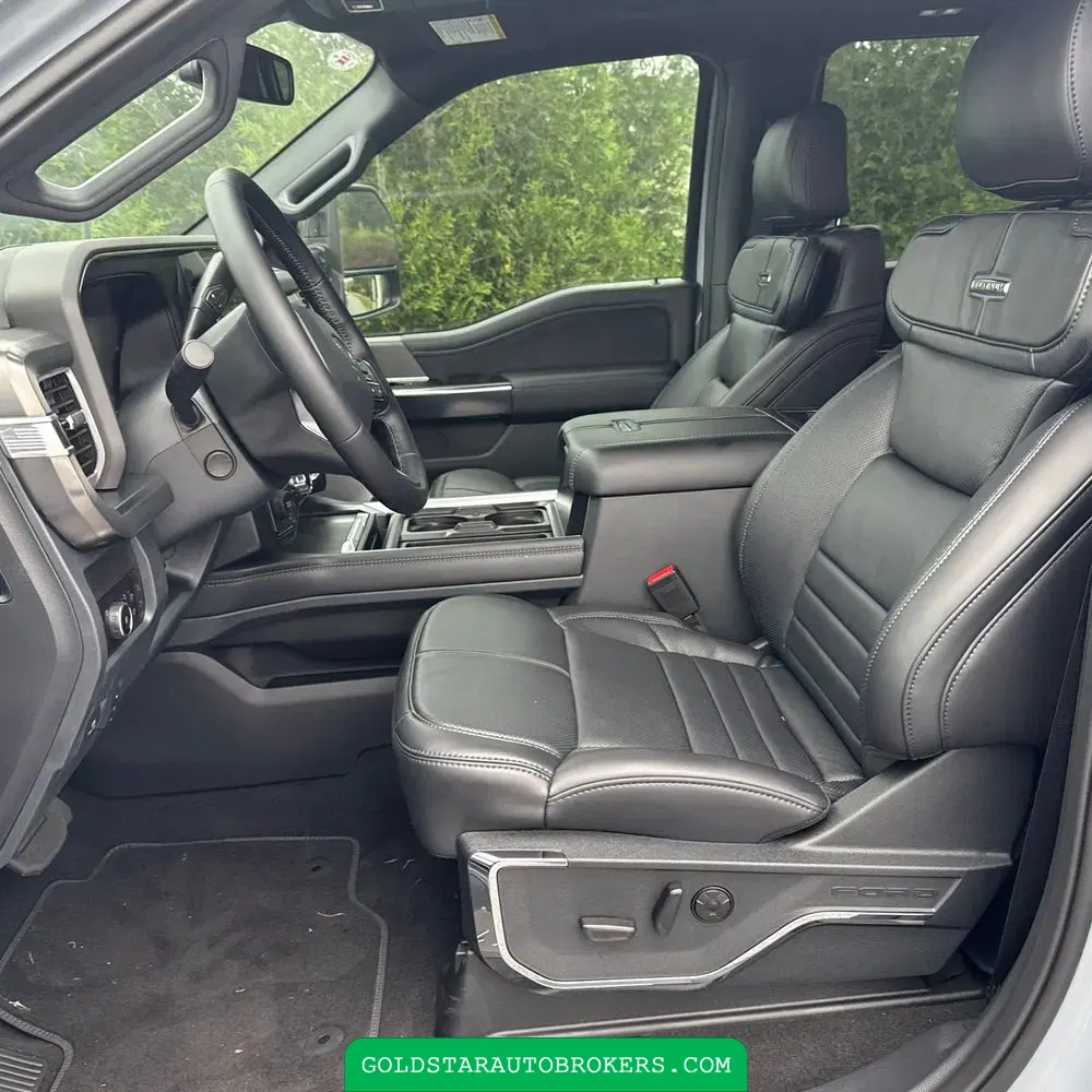 2025 Ford F-450 Super Duty Platinum