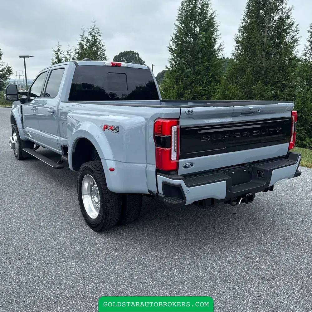 2025 Ford F-450 Super Duty Platinum