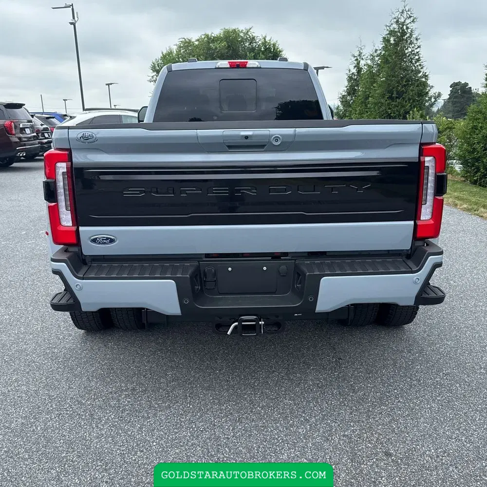 2025 Ford F-450 Super Duty Platinum