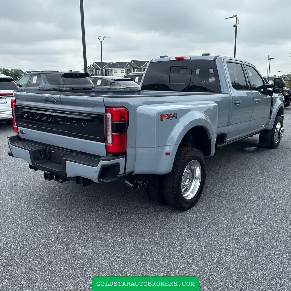 2025 Ford F-450 Super Duty Platinum