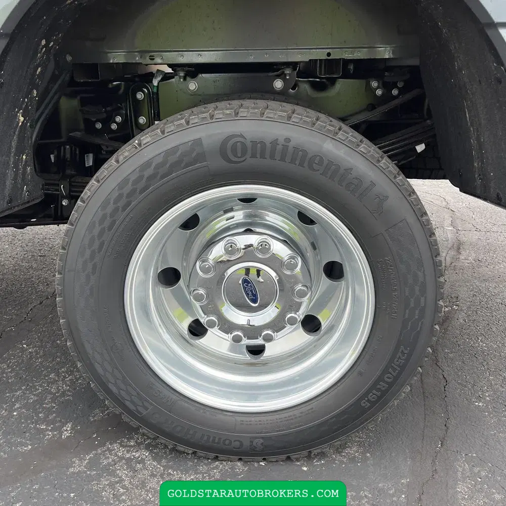 2025 Ford F-450 Super Duty Platinum