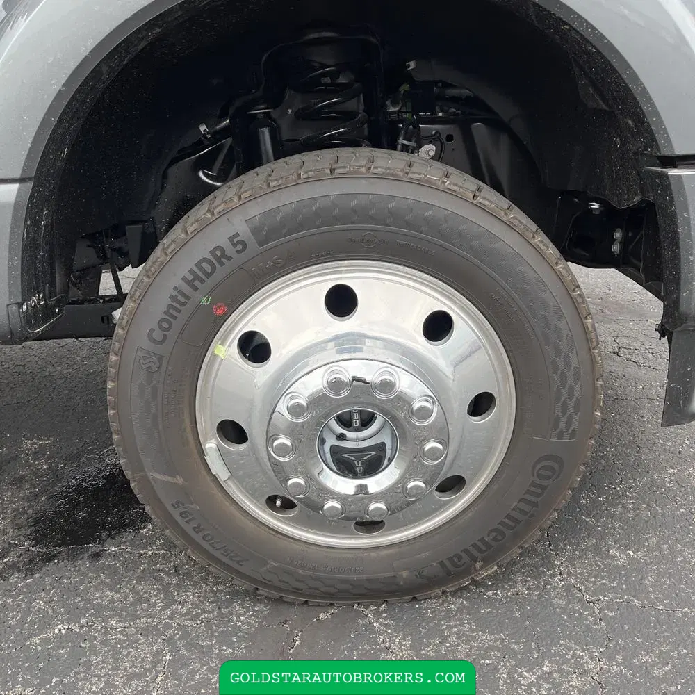 2025 Ford F-450 Super Duty Platinum