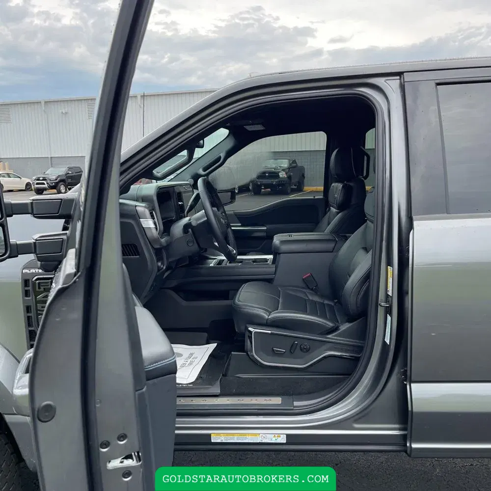 2025 Ford F-450 Super Duty Platinum
