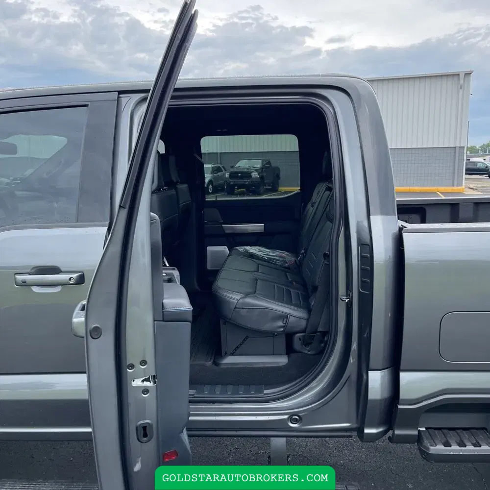 2025 Ford F-450 Super Duty Platinum