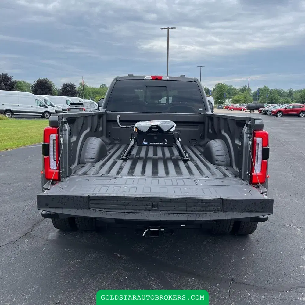 2025 Ford F-450 Super Duty Platinum